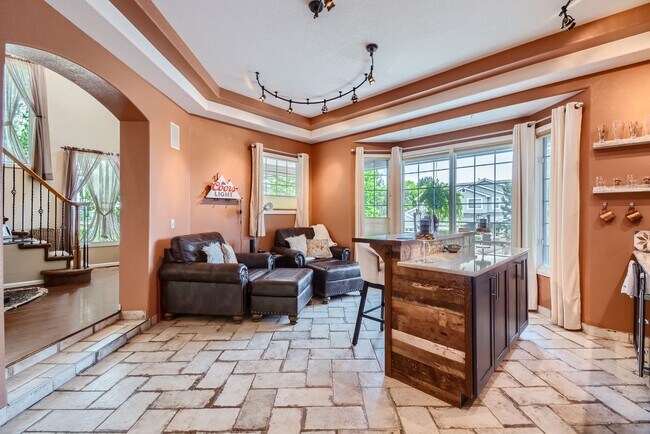 Foto del edificio - Luxury Golden Home with Private Pool & Bac...