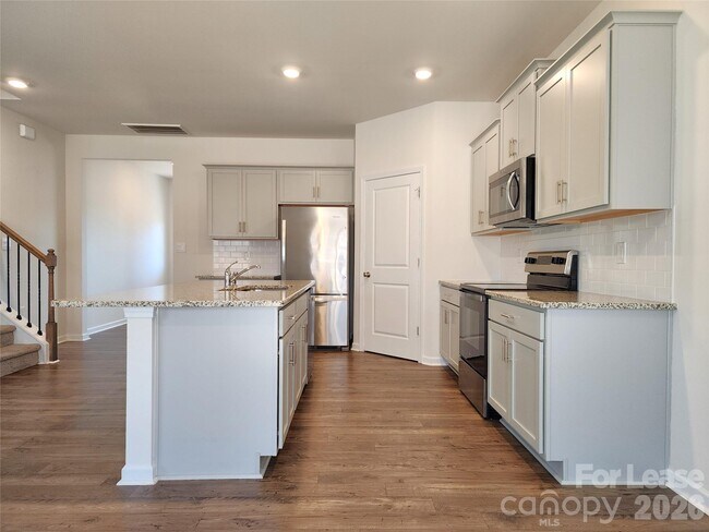 Building Photo - 125 Sycamore Xing Ct