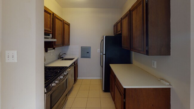 Building Photo - 2755 Ordway St NW
