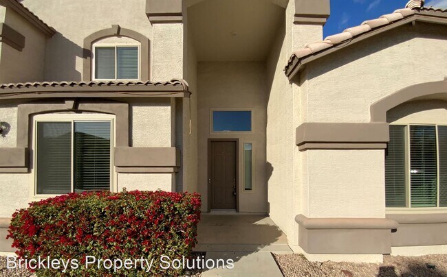 Foto del edificio - 4 br, 2.5 bath House - 6910 E Monte Ave.