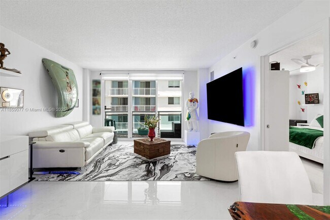 Foto del edificio - 6917 Collins Ave