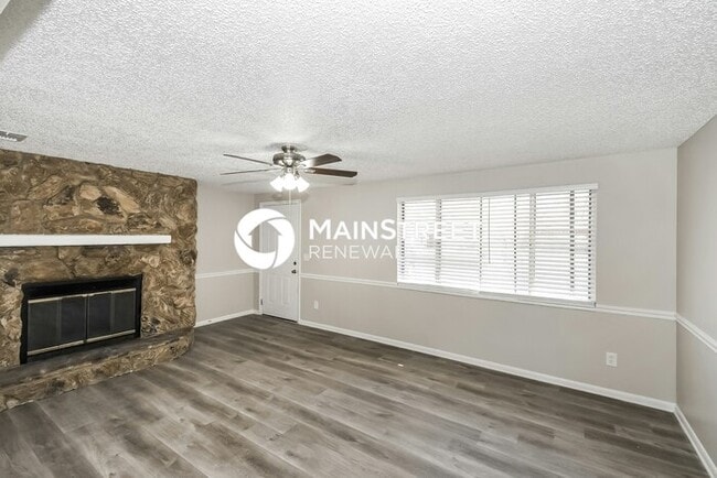 Building Photo - 3 Bedroom Pet-Friendly Home in JACKSONVILLE, FL with Main Street Renewal