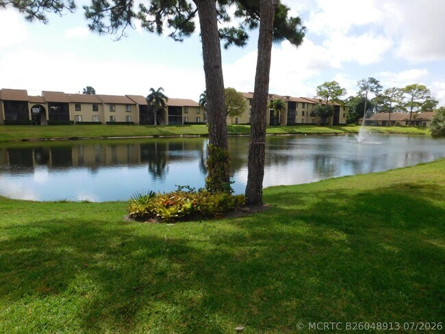 Foto del edificio - 627 Sea Pine Way