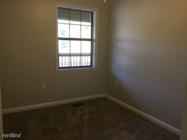 Foto del edificio - 3 br, 2 bath House - 26 Patricia Rd.