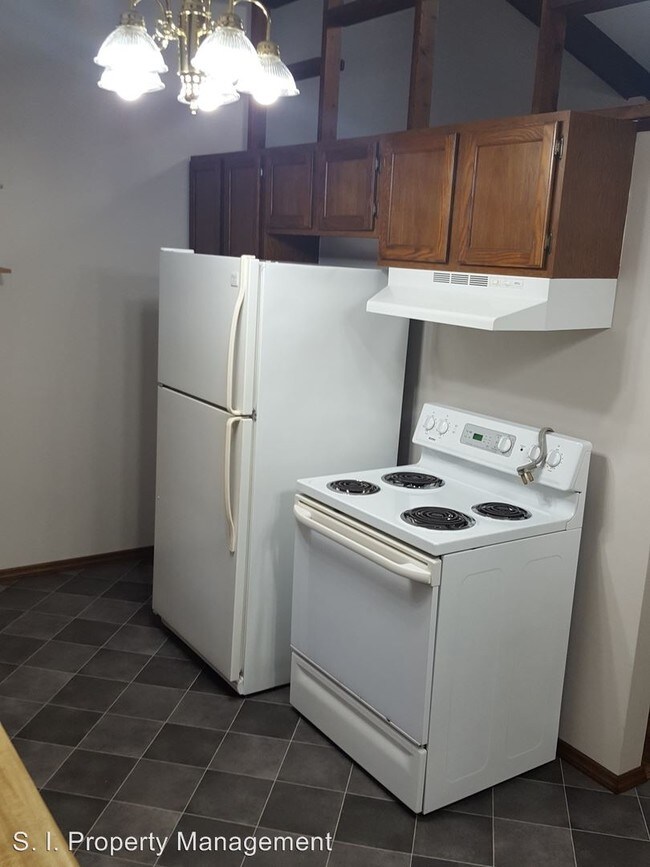 Foto del edificio - 1084 Cedar Creek Rd