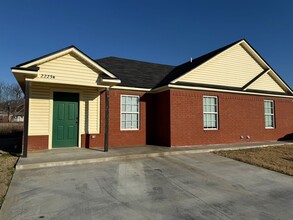 Building Photo - 2225 Alma Blvd