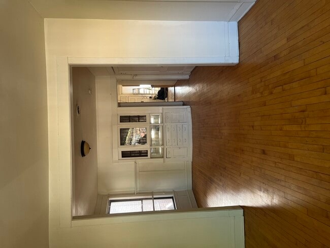 Building Photo - 3728 N Bosworth Ave