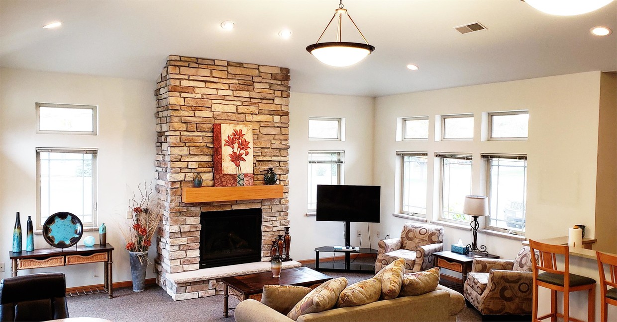 Primary Photo - 290 Prairie Heights Dr