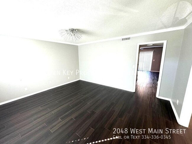 Building Photo - Charming 3-Bedroom, 2-Bath Townhouse in Do...