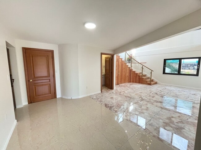 Photo - 2045 Mott Smith Dr. Apartment