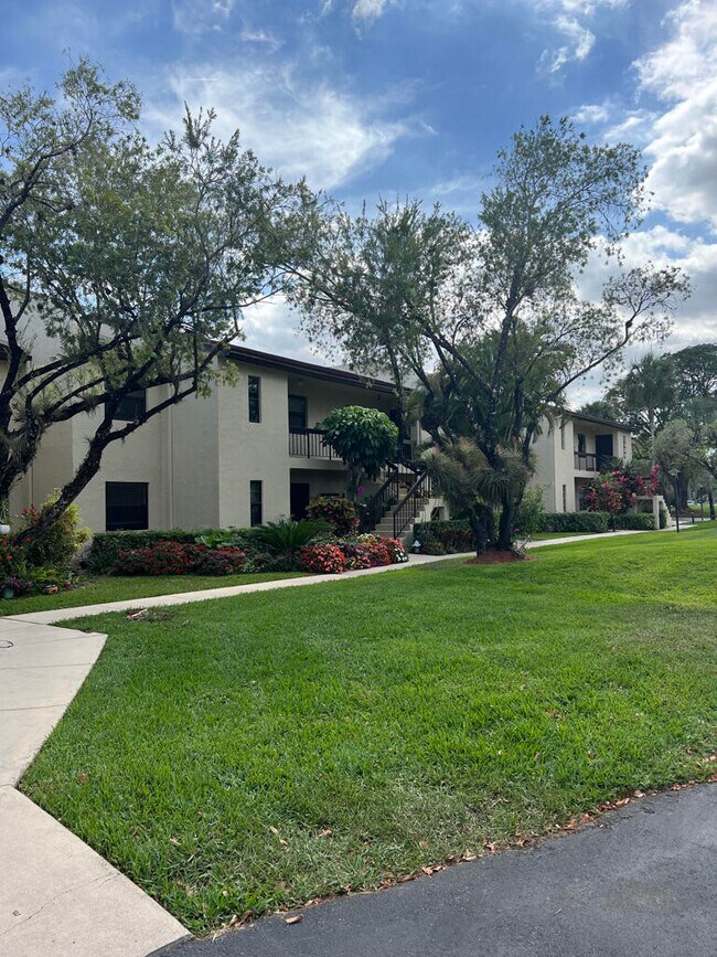 Foto del edificio - 21219 Lago Cir