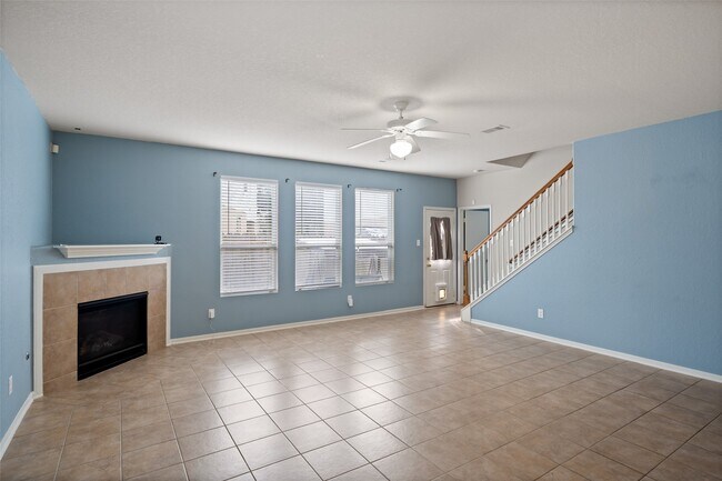 Foto del edificio - 14822 Juniper Dale Ct