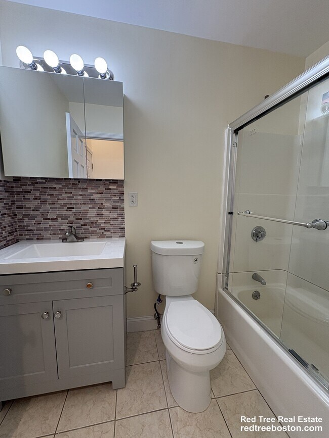 Foto del edificio - 1801 Beacon St