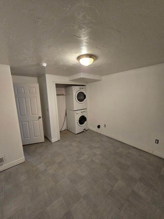 Foto del edificio - 13536 S Rose Hill Dr