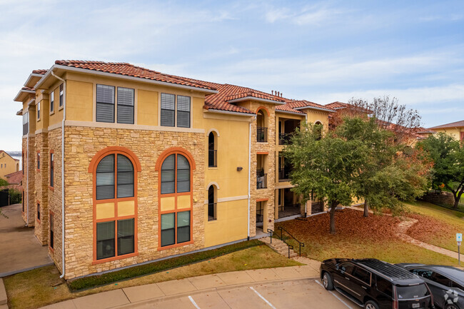 Building Photo - Water's Edge Lake Ray Hubbard