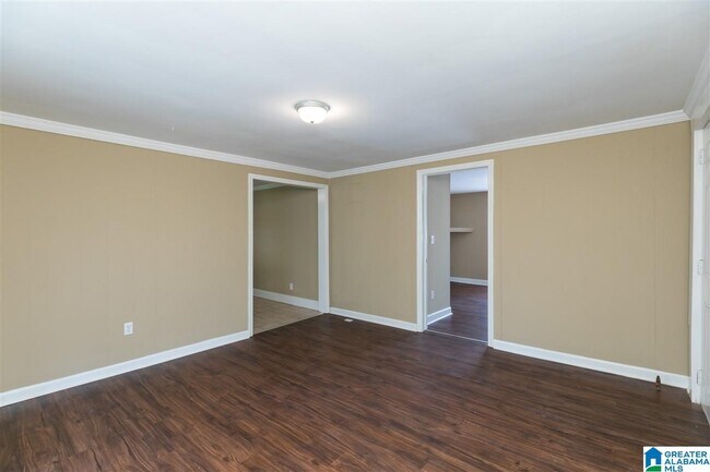 Building Photo - 846 Lower Coalburg Rd
