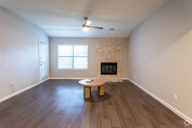 2HAB, 2BT - 1180 pies cuadrados - Sala de estar - Settler's Creek Apartments