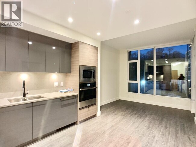 Photo du bâtiment - 3438 Sawmill Cres