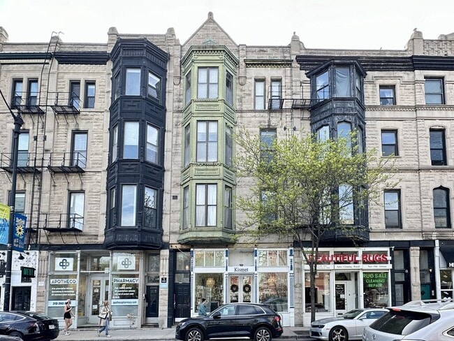 Building Photo - 2218 N Halsted St