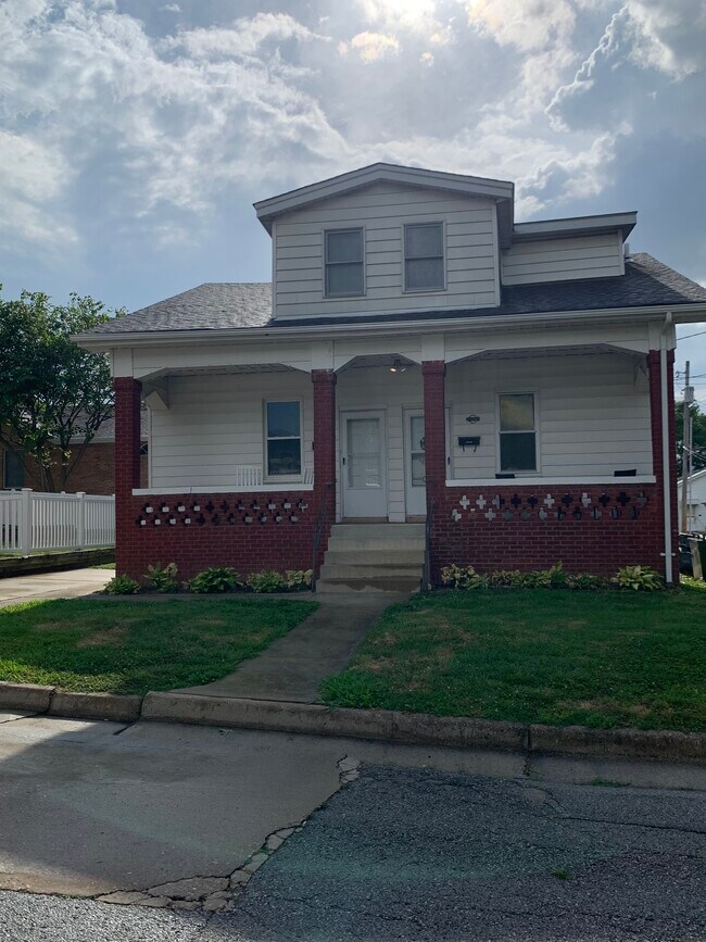 Foto del edificio - 2123 Lilly Ave