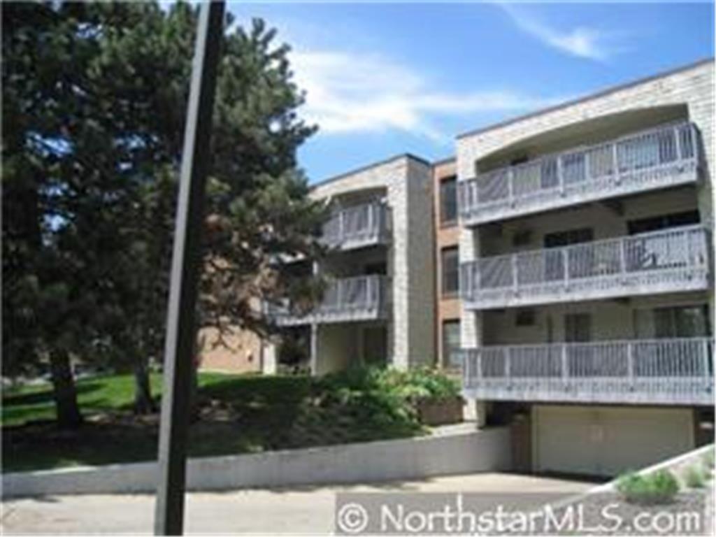 2800 Hamline Ave N Unit 245, Roseville, MN 55113 Room for Rent in