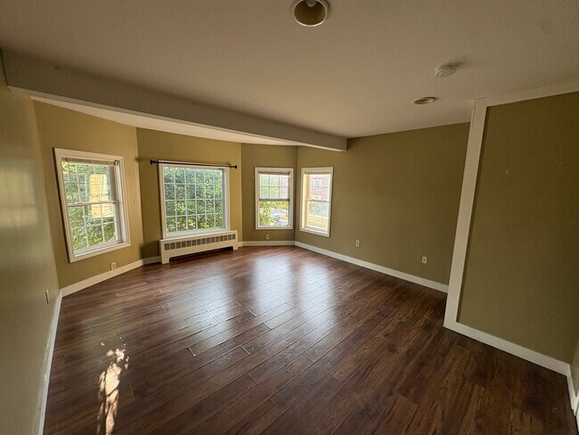 Foto del edificio - 57 Winchester St - Rooms for Rent