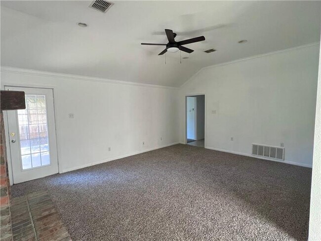 Building Photo - 3004 Pinto Loop