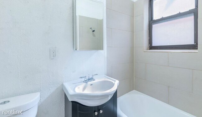 Building Photo - 5240 S Drexel Ave