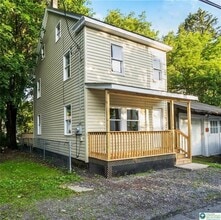 Building Photo - 226 Fern St