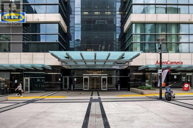 Building Photo - 386-4386 Yonge St