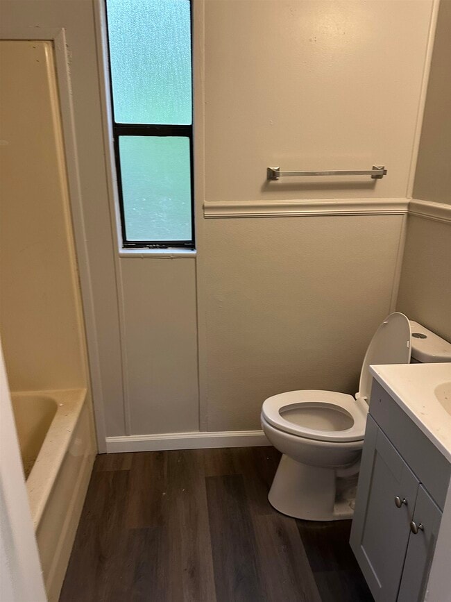 Foto del edificio - 1658 Rankin Ave