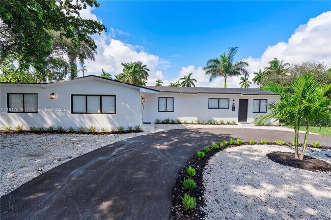 Foto del edificio - 490 NE 141st St