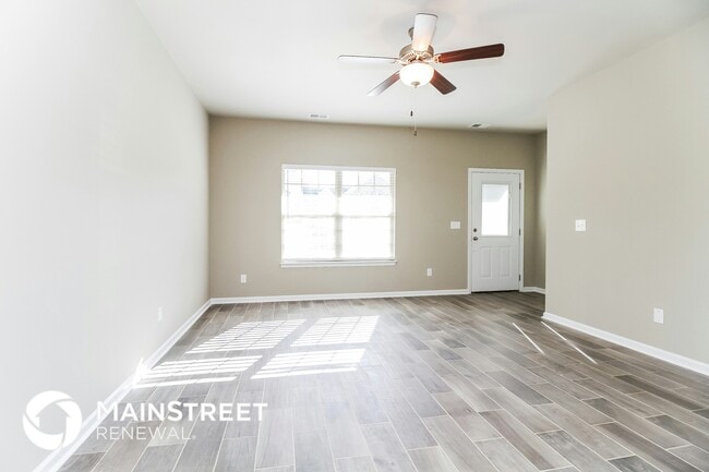 Building Photo - 109 Lyndhurst Dr