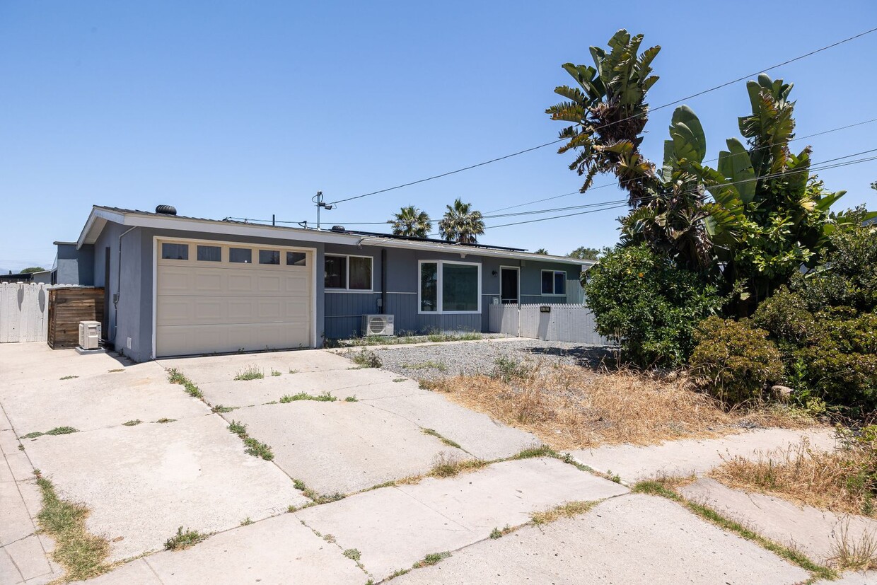 Primary Photo - Cozy 2 Bedroom Home in Clairemont Mesa | A...