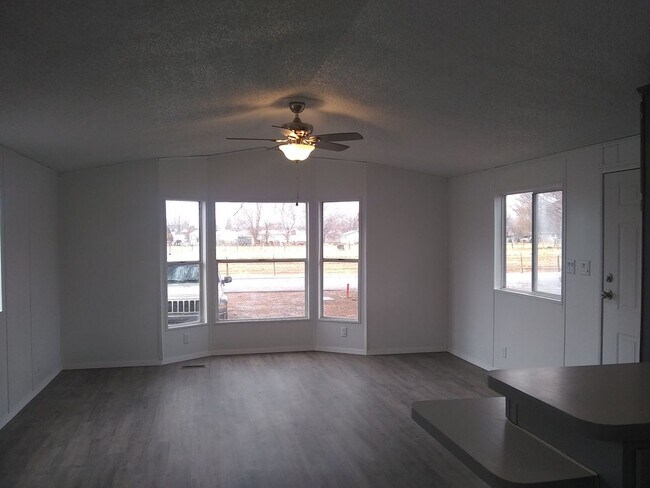 Building Photo - 2 Bed/2 bath home in Snowflake