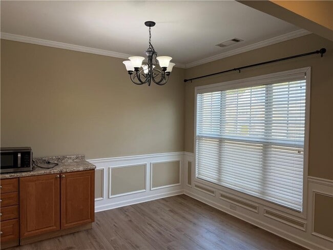 Foto del edificio - 2216 Worrall Hill Dr