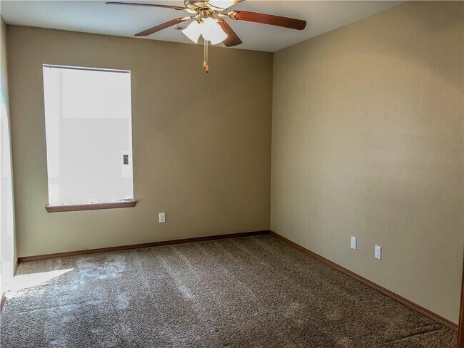 Foto del edificio - 211 Foxglove St