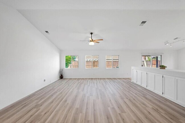 Foto del edificio - 41617 Beadling Rd