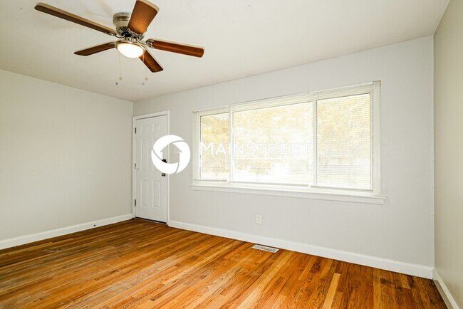 Foto del edificio - 3 Bedroom Pet-Friendly Home in Florissant,...
