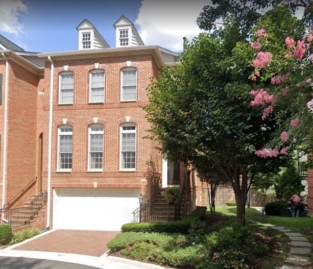 1641 Hunting Creek Dr, Alexandria, VA 22314 Townhome Rentals in Alexandria VA