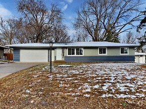 Building Photo - 1041 Rice Creek Terrace NE