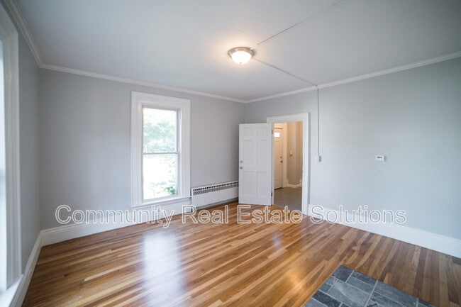 Building Photo - 68 Fifth St