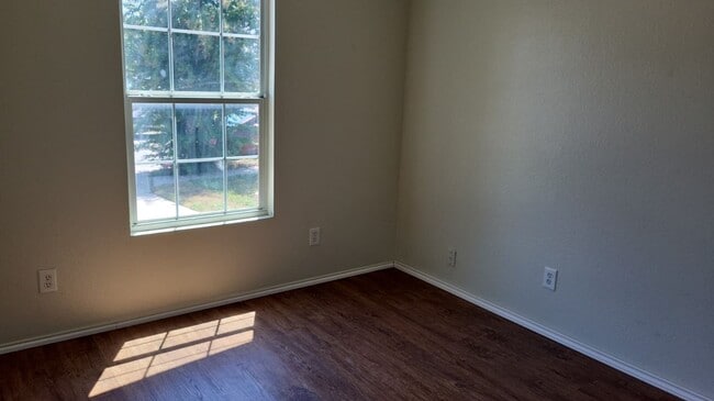 Building Photo - Ready for Move-In