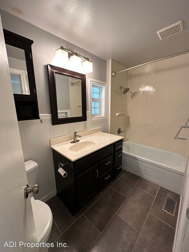 Foto del edificio - 2 br, 2 bath House - 6204 SE 46th Ave.