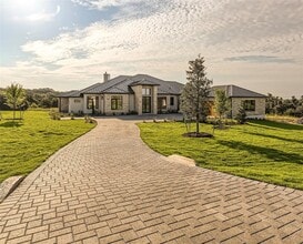 Building Photo - 8709 Springdale Ridge Cove
