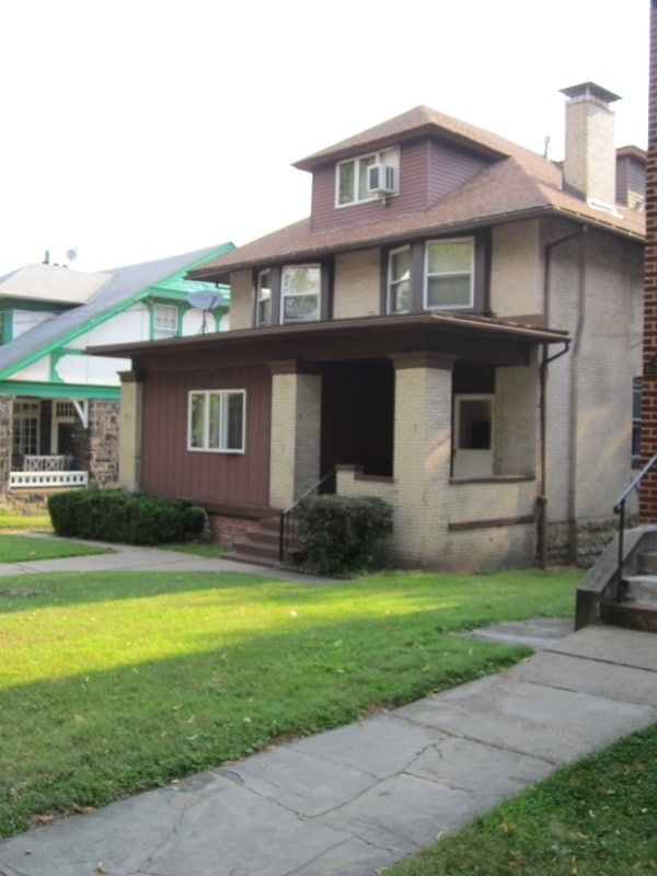Building Photo - 2419 Beechwood Blvd