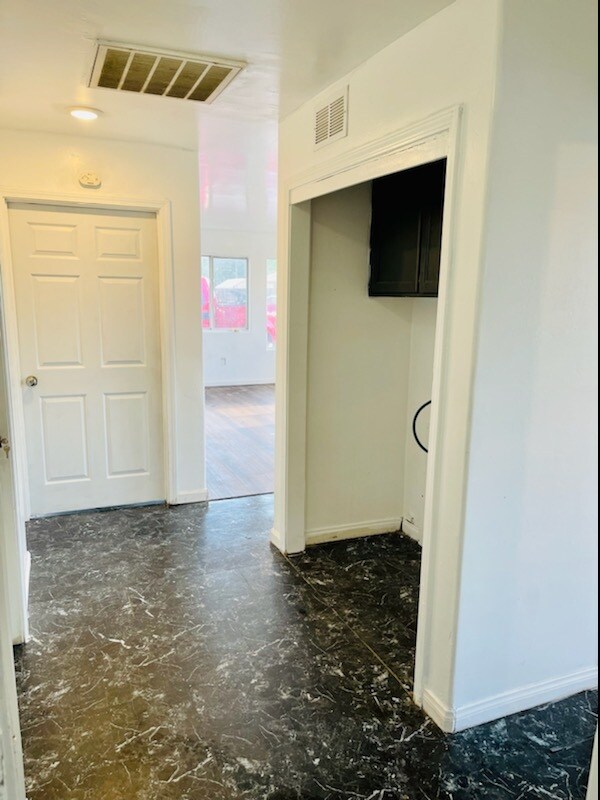 326 Beardsley Ave Unit A, Bakersfield, CA 93308 Apartments in