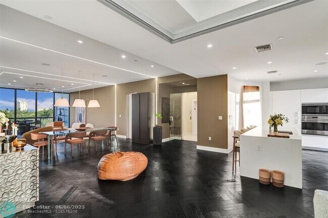 Building Photo - 20 Isle of Venice Dr