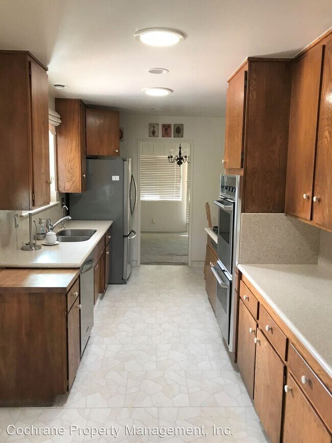 Building Photo - 3 br, 2 bath House - 999 Winther Way