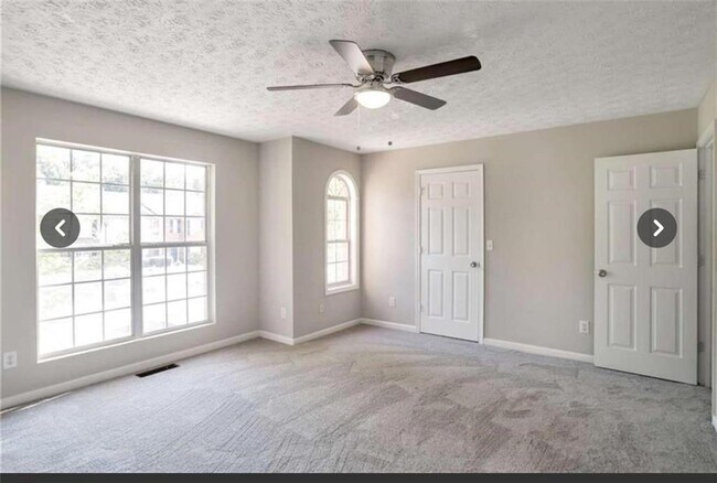 Foto del edificio - 3833 Waldrop Ln